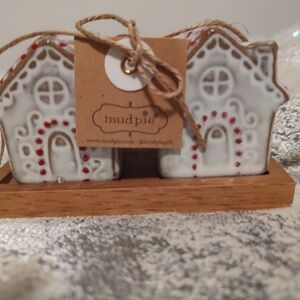 Mud Pie Christmas Gingerbread House Salt & Pepper Shakers, NWT